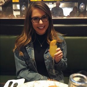 Meet your Posher, Carly